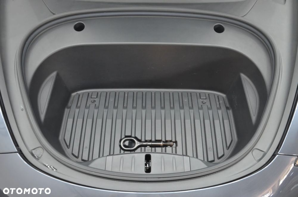 Tesla Model 3 Standard Reichweite Plus Hinterradantrieb - 23