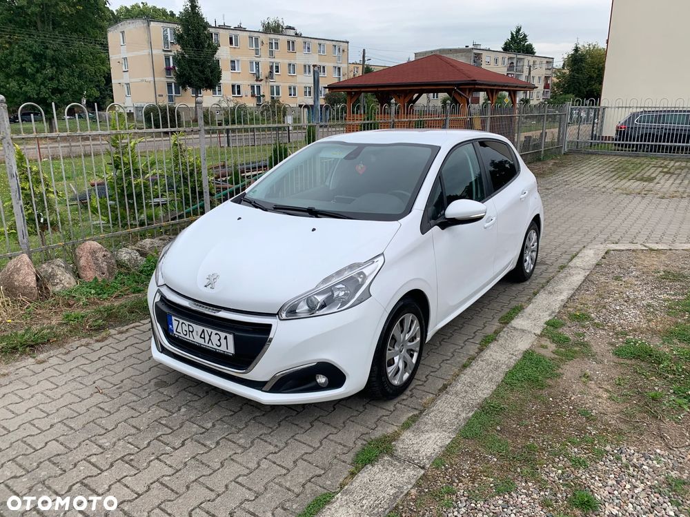 Peugeot 208 - 12