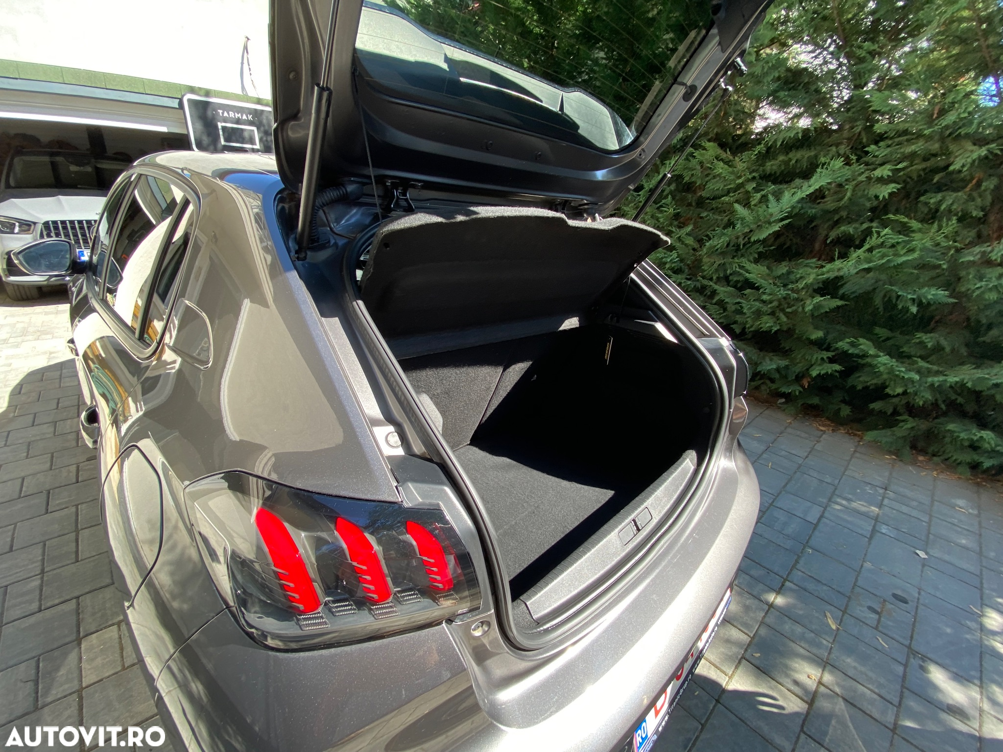 Peugeot 208 PureTech 100 EAT8 Allure Pack - 23