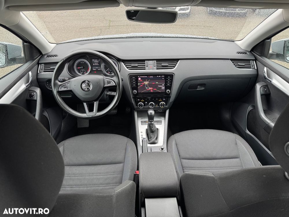 Skoda Octavia 2.0 TDI DSG Premium Edition - 8