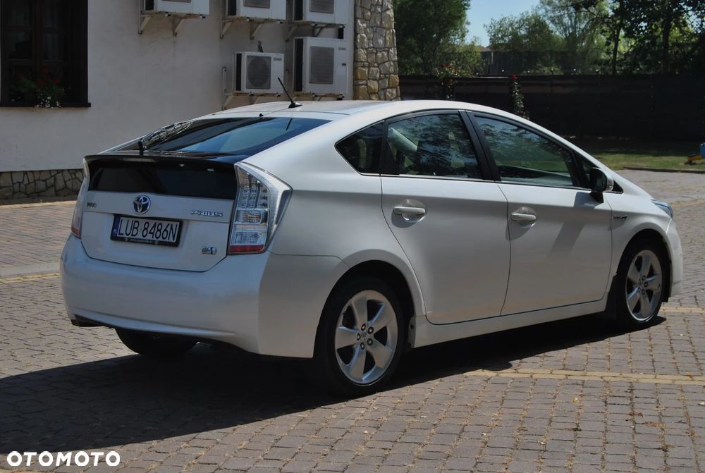 Toyota Prius (Hybrid) Comfort - 3