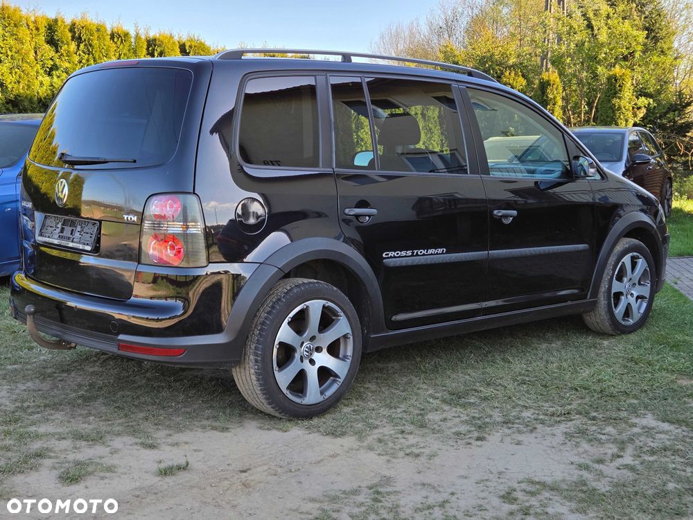 Volkswagen Touran - 3