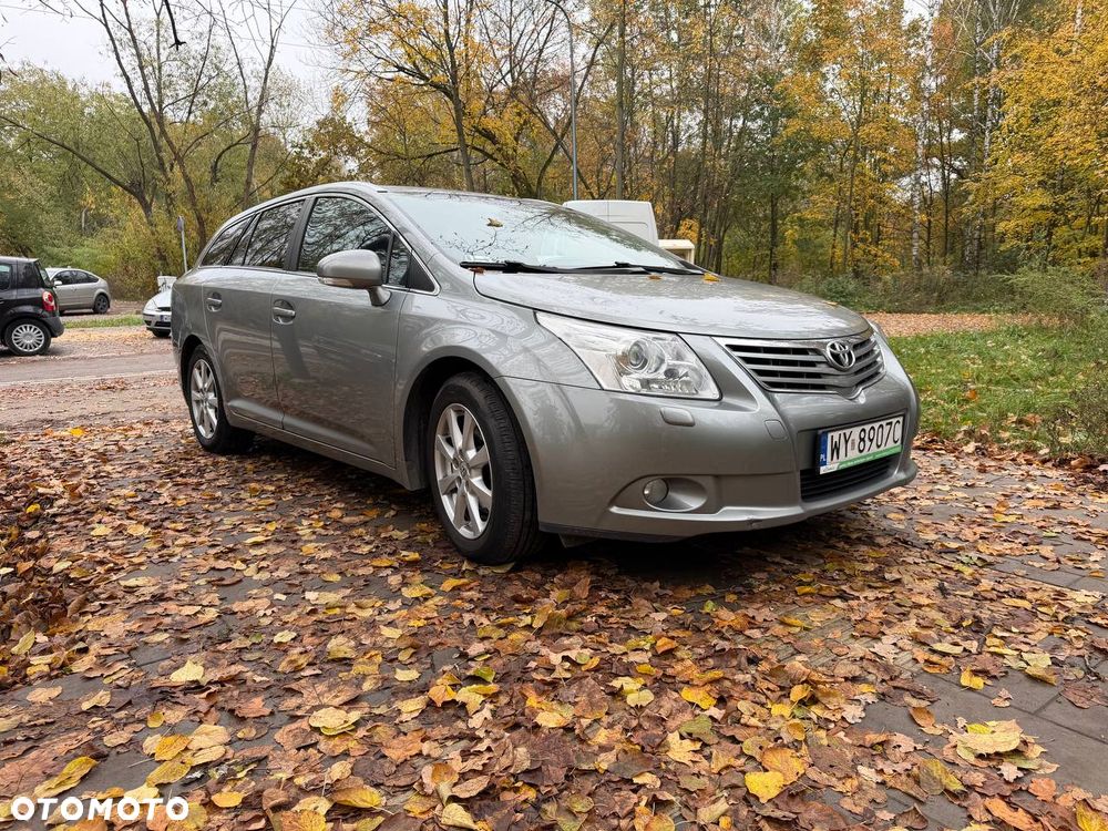 Toyota Avensis 2010 photo 2