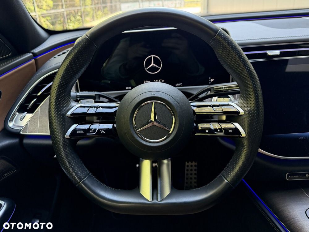 Mercedes-Benz Klasa E 220 d mHEV 4-Matic AMG 9G-Tronic - 19