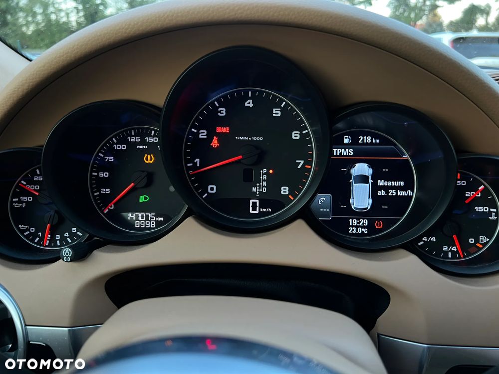 Porsche Cayenne - 20