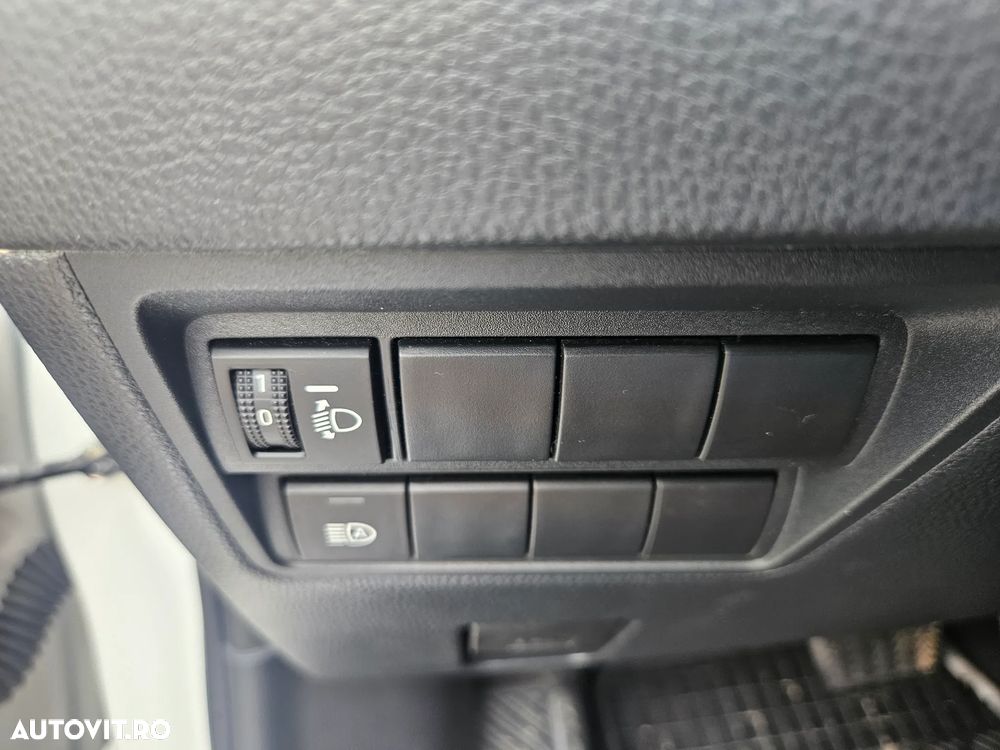 Toyota Yaris 1.5 VVT-i HSD Active - 9