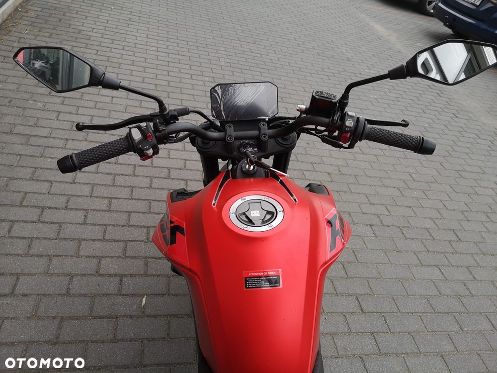 VOGE R125S - 2