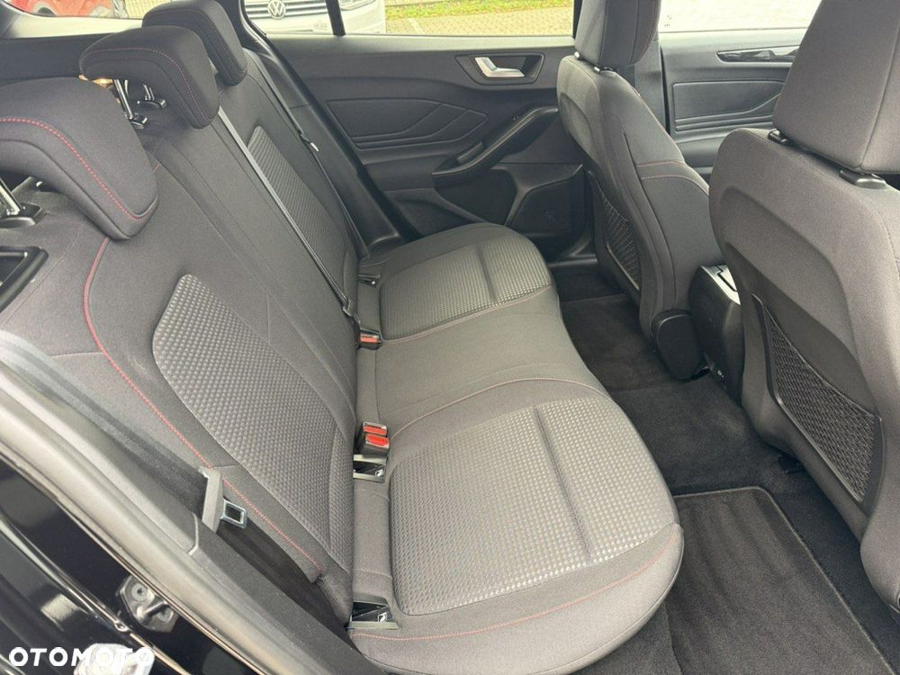 Ford Focus - 24