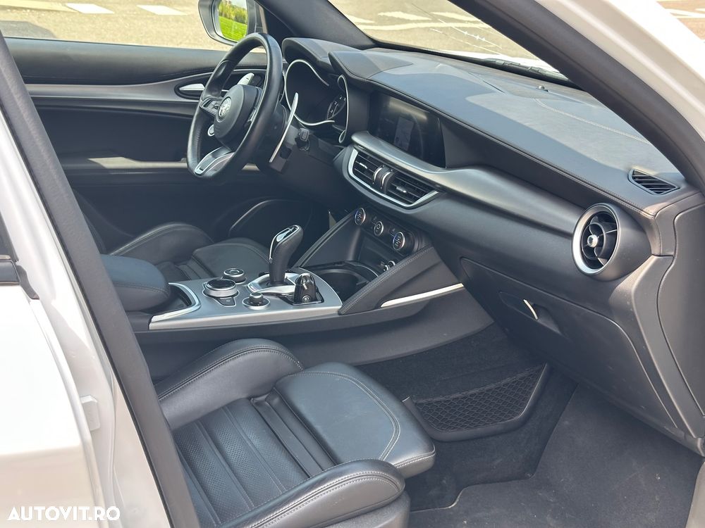 Alfa Romeo Stelvio 2.0 Turbo AWD AT8 Veloce - 6