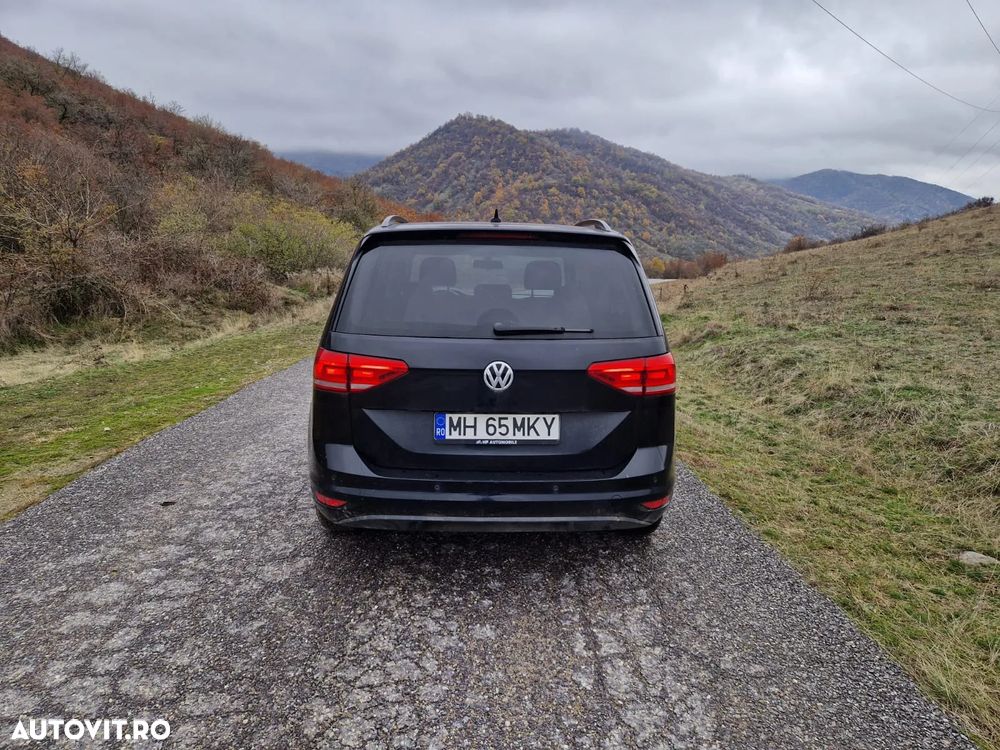 Volkswagen Touran 2.0 TDI SCR DSG Comfortline - 4