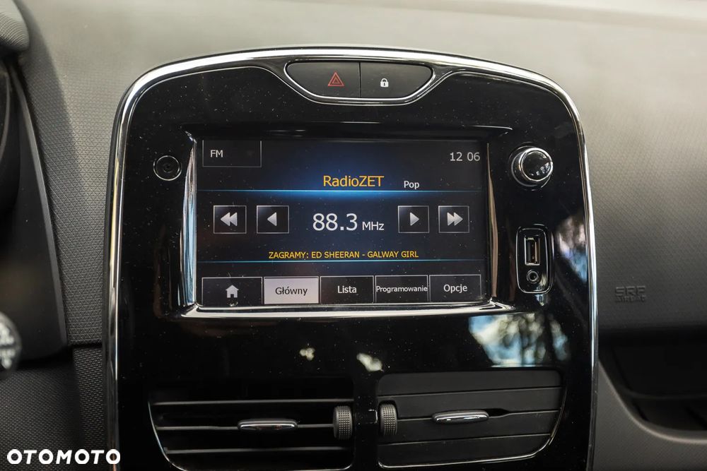 Renault Clio TCe 90 Paris - 25