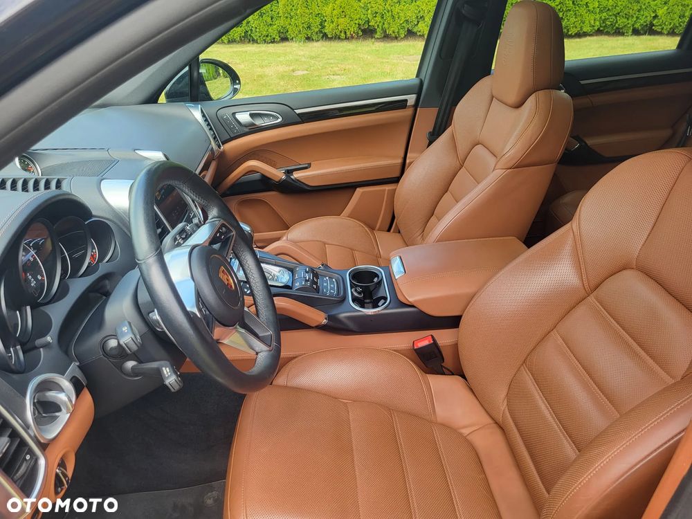 Porsche Cayenne Platinum Edition - 26