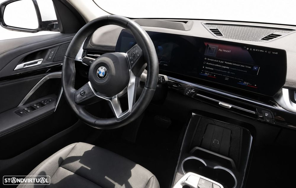 BMW iX1 xDrive30 xLine — fotografia 4
