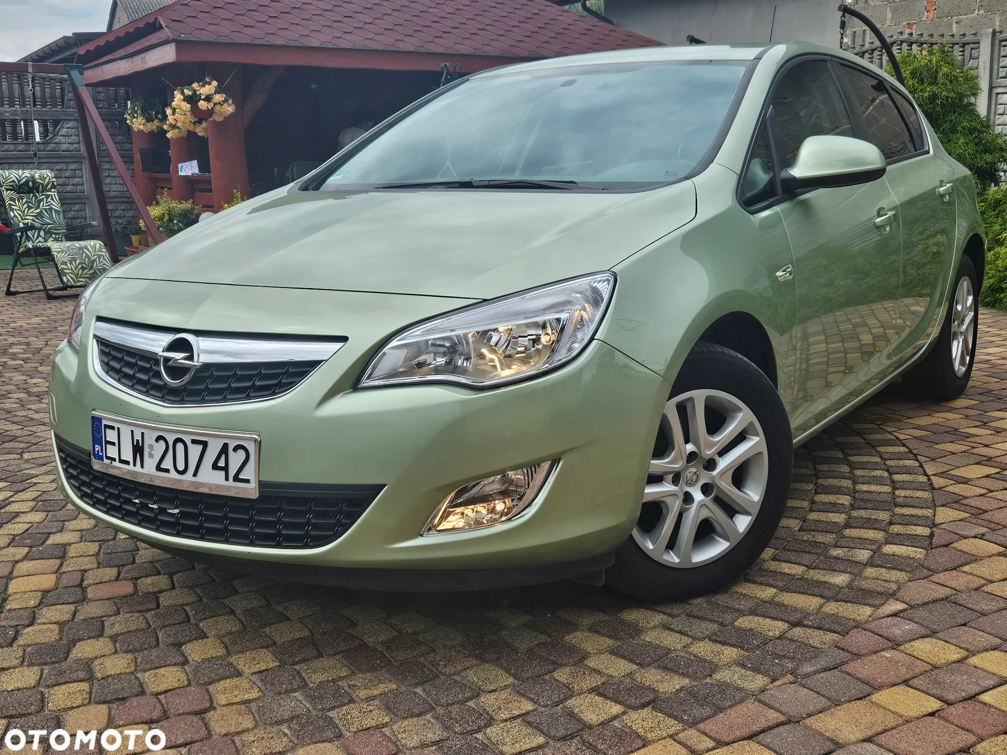 Opel Astra IV 1.4 T Cosmo S&S - 2