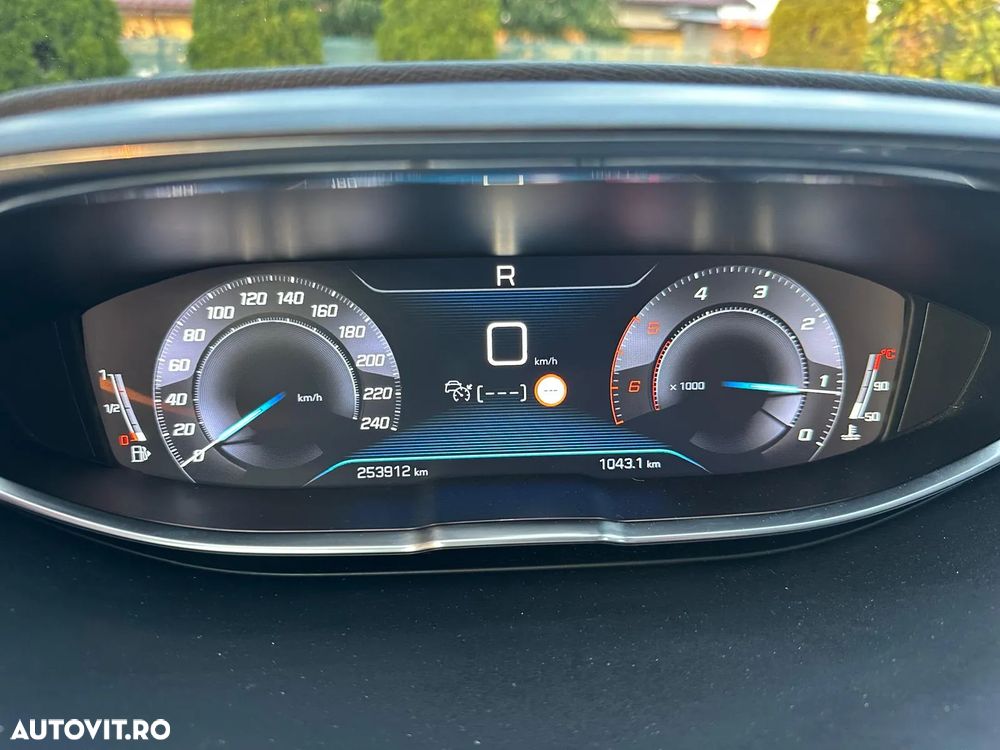 Peugeot 3008 BlueHDi 130 Stop & Start EAT8 Allure Business-Paket - 12