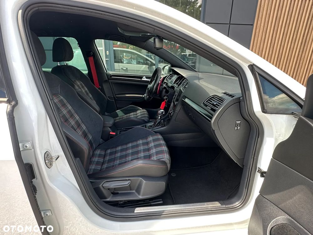 Volkswagen Golf GTI BlueMotion Technology DSG - 34