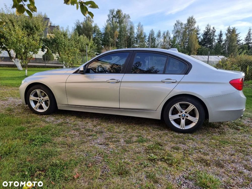 BMW Seria 3 328i xDrive - 6