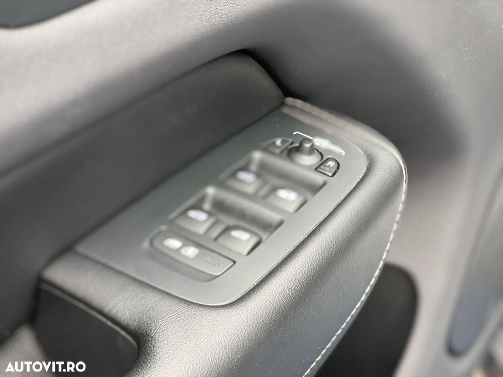 Volvo XC 60 T8 Twin Engine AWD R-Design - 11