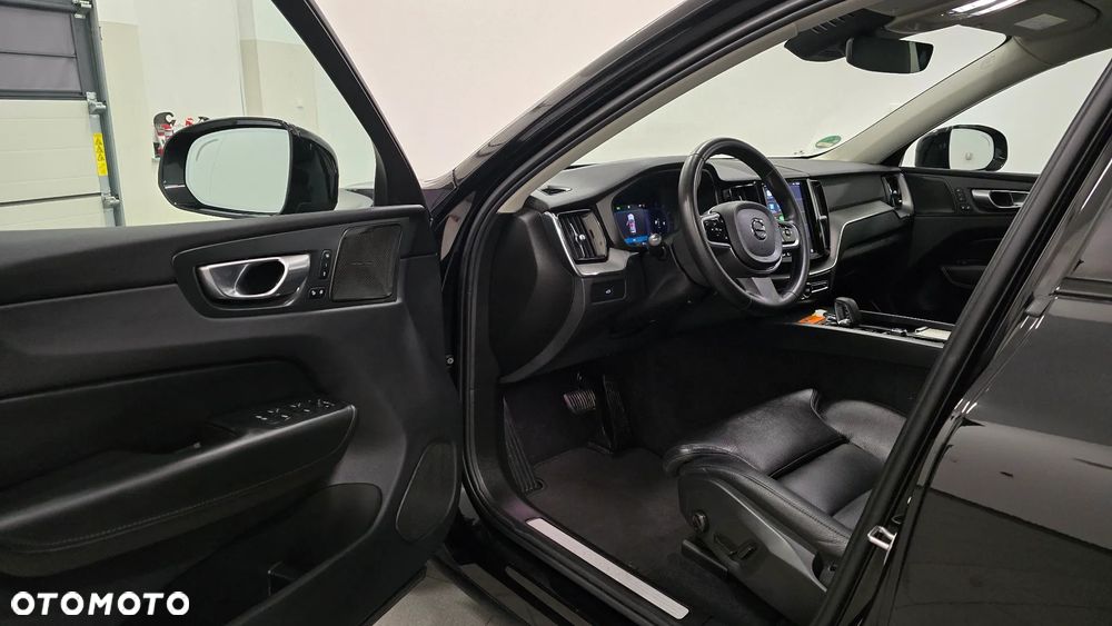 Volvo XC 60 B4 D Plus Dark - 5