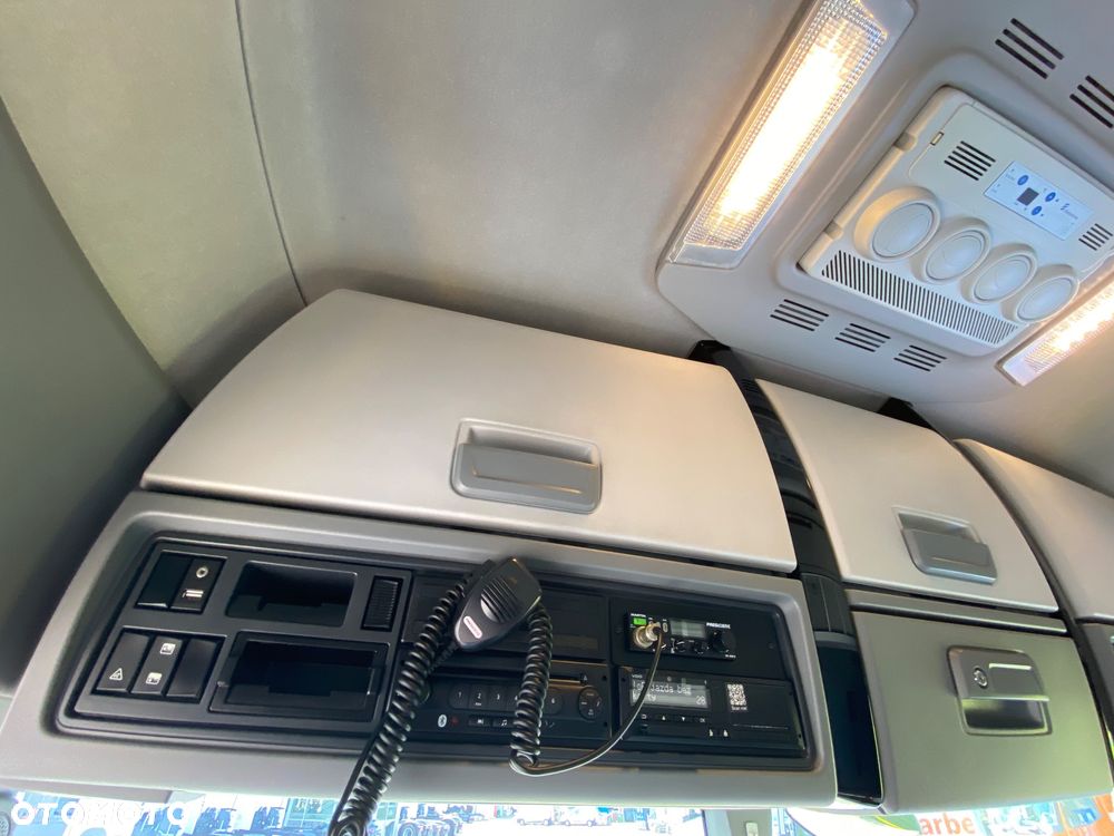 Renault THIGH480 High Sleeper Cab - 15