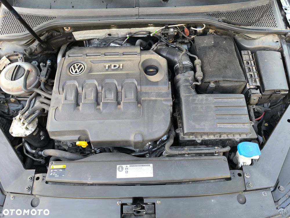 Volkswagen Passat 2.0 TDI (BlueMotion Technology) Comfortline - 13