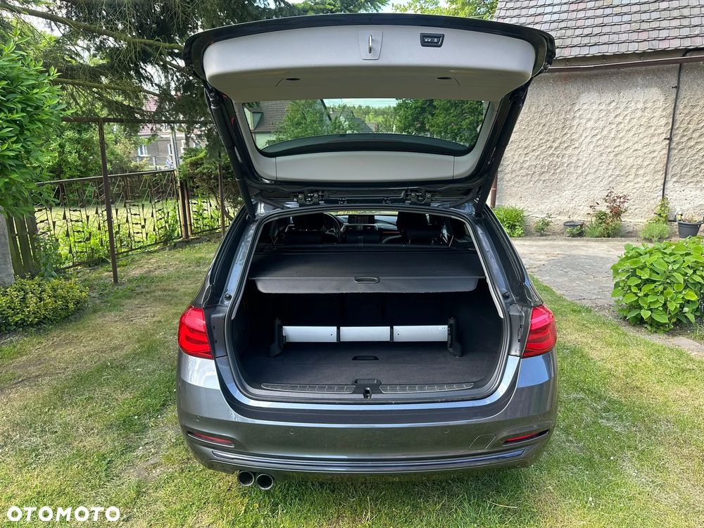 BMW Seria 3 320d xDrive Sport Line Shadow sport - 13