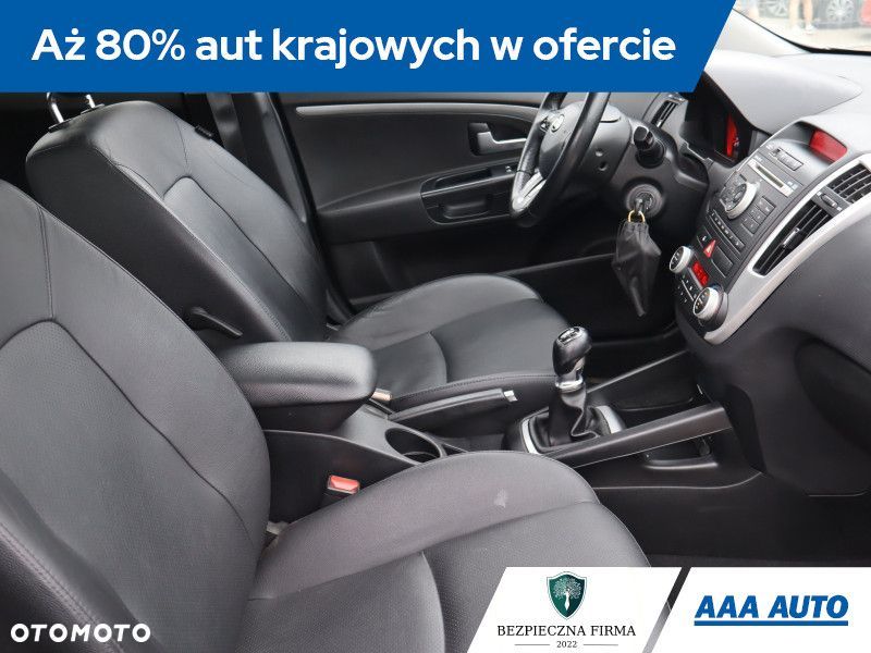 Kia Ceed - 11