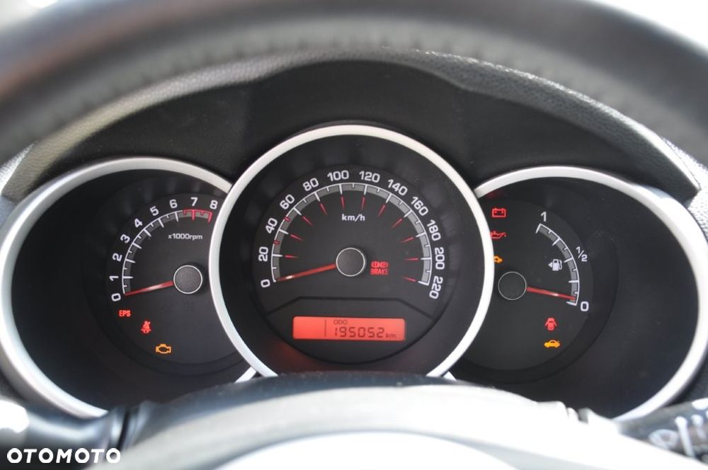 Kia Venga 1.6 M - 14