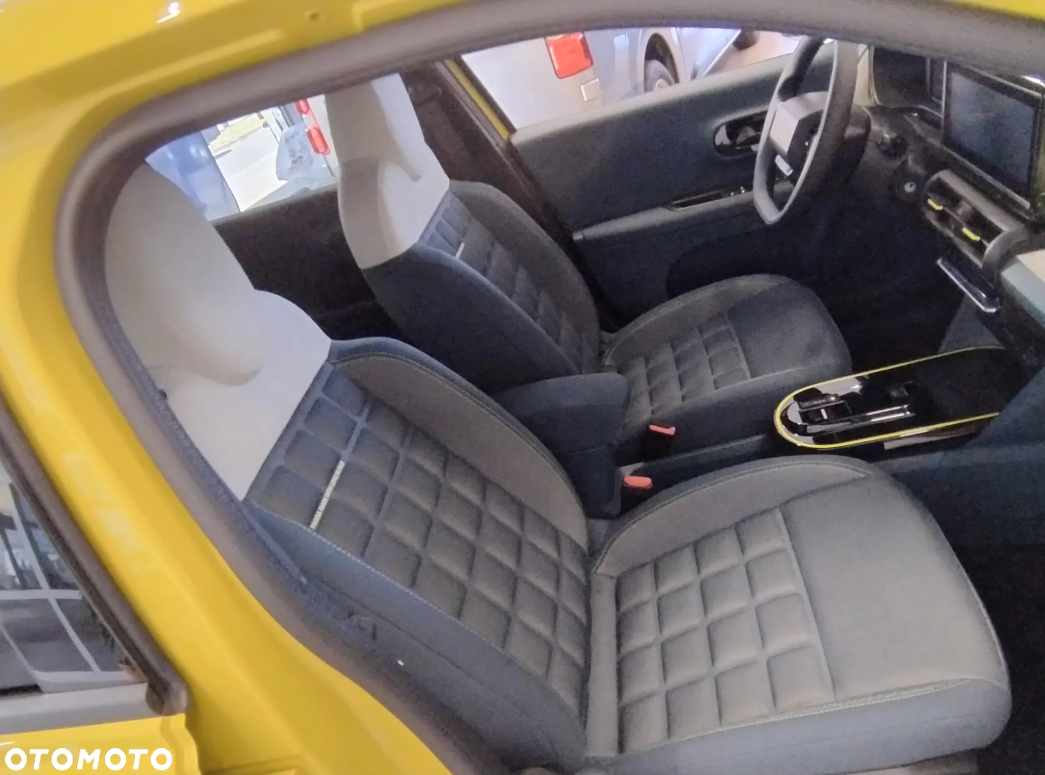 Fiat Grande Panda 1.2 mHEV La Prima eDCT - 15