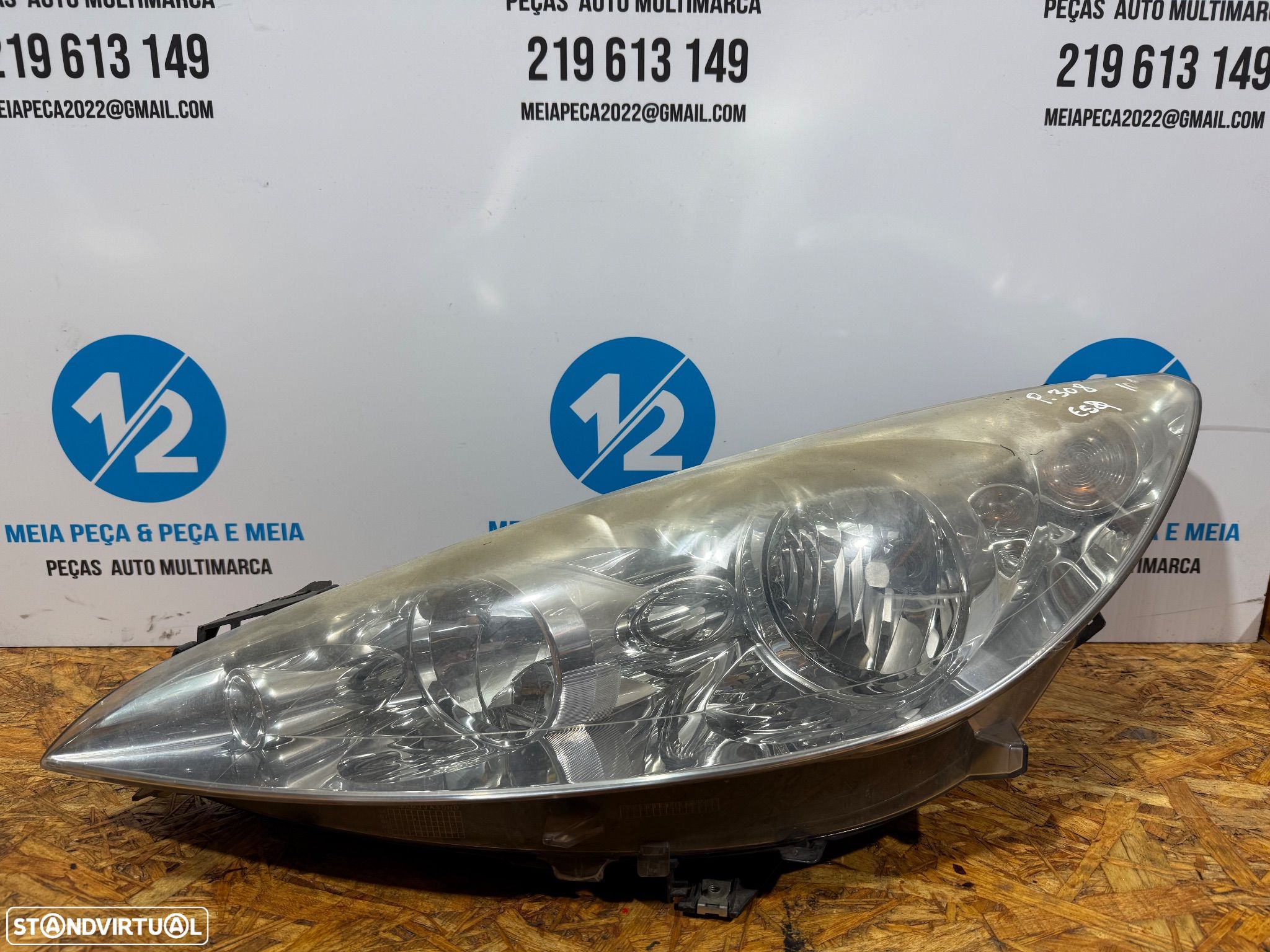 Farol esquerdo Peugeot 308 de 2009 - 1