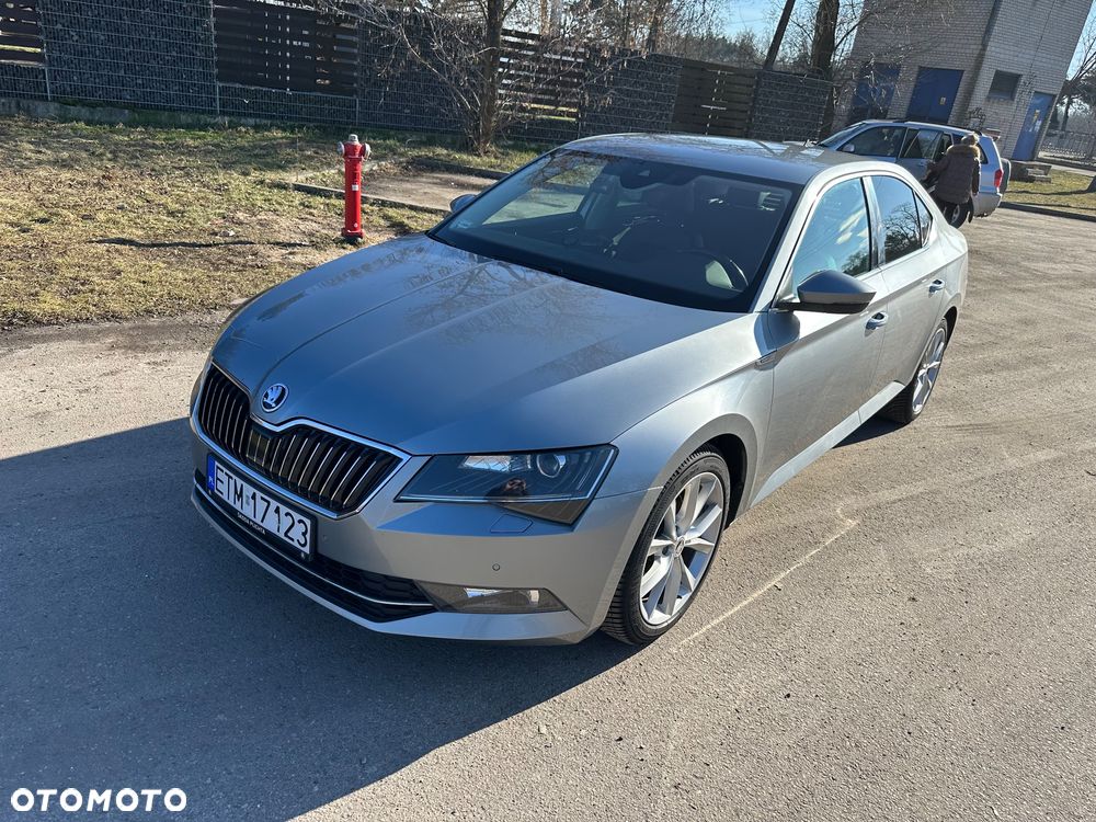 Skoda Superb 2.0 TDI Sportline - 2
