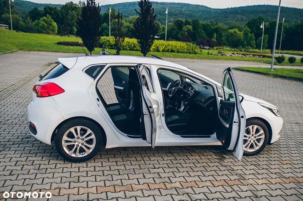 Kia Ceed - 11