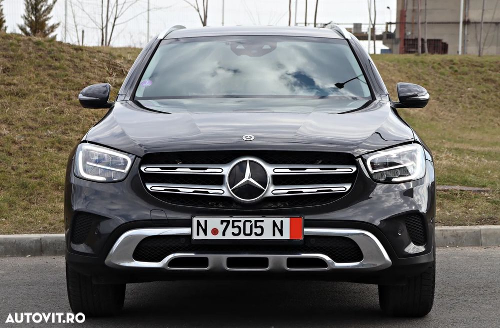 Mercedes-Benz GLC 300 e 4MATIC - 3