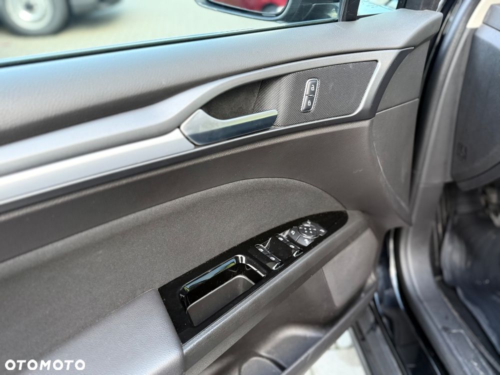 Ford Mondeo - 28