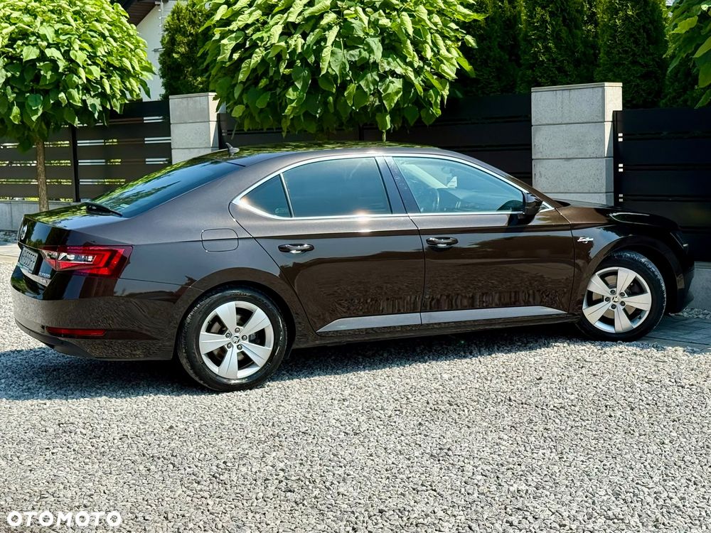 Skoda Superb 2.0 TDI 4x4 L&K DSG - 4