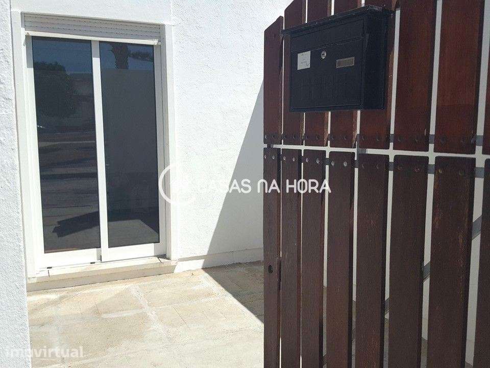 Sines, moradia em banda com 2 quartos para arrendamento. - Grande imagem: 4/28