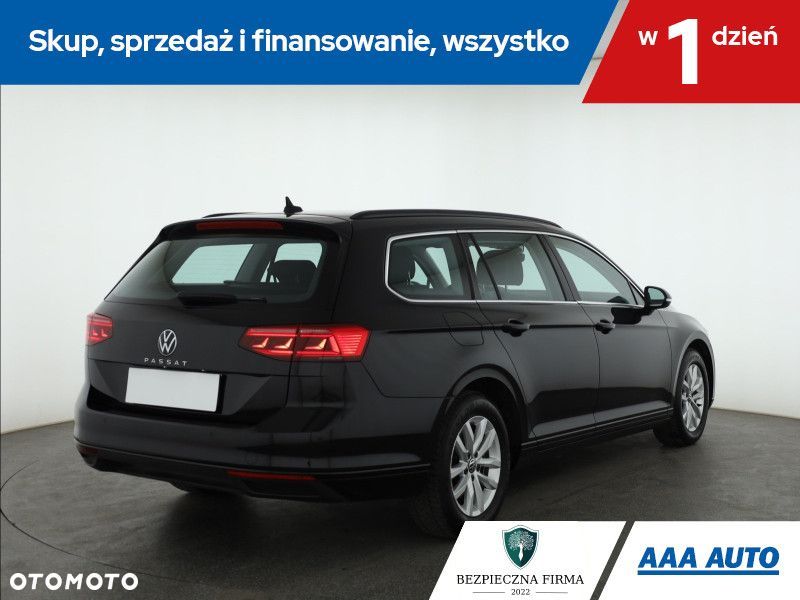Volkswagen Passat Variant - 7