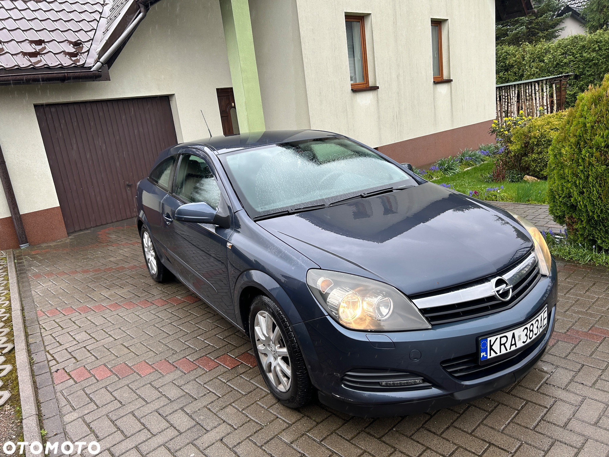 Opel Astra GTC 1.6 Cosmo - 3