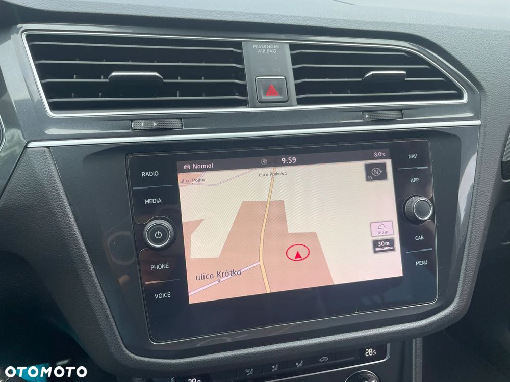 Volkswagen Tiguan - 36
