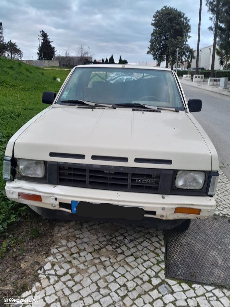 Nissan Pick Up - 1
