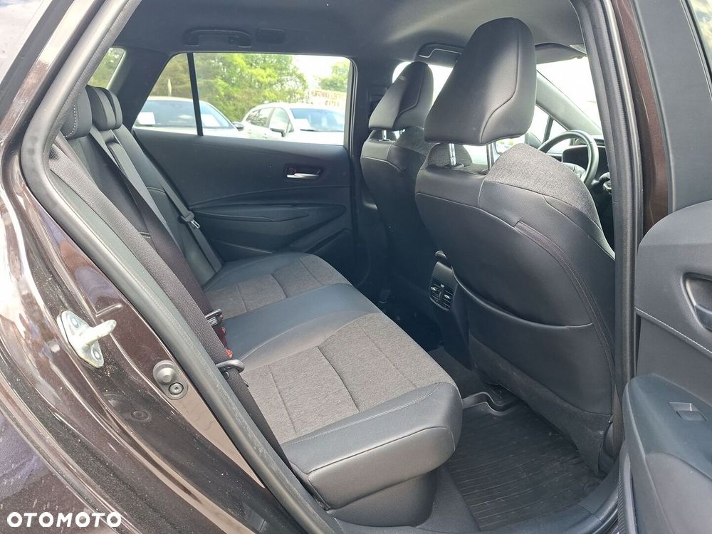 Toyota Corolla 1.8 Hybrid Comfort - 17