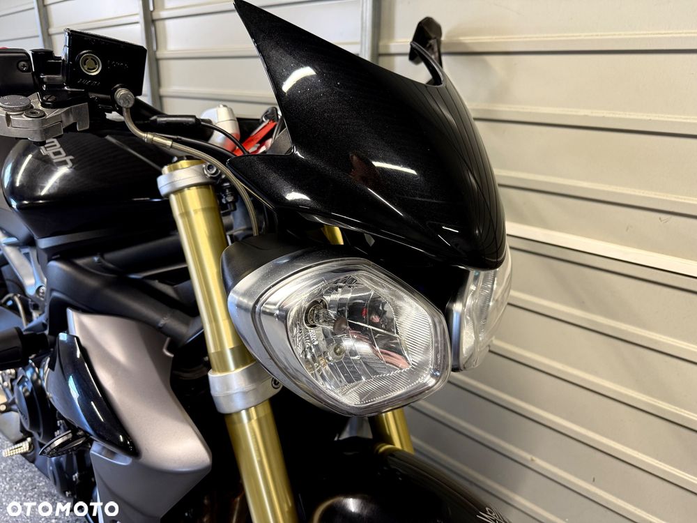 Triumph Street Triple - 10