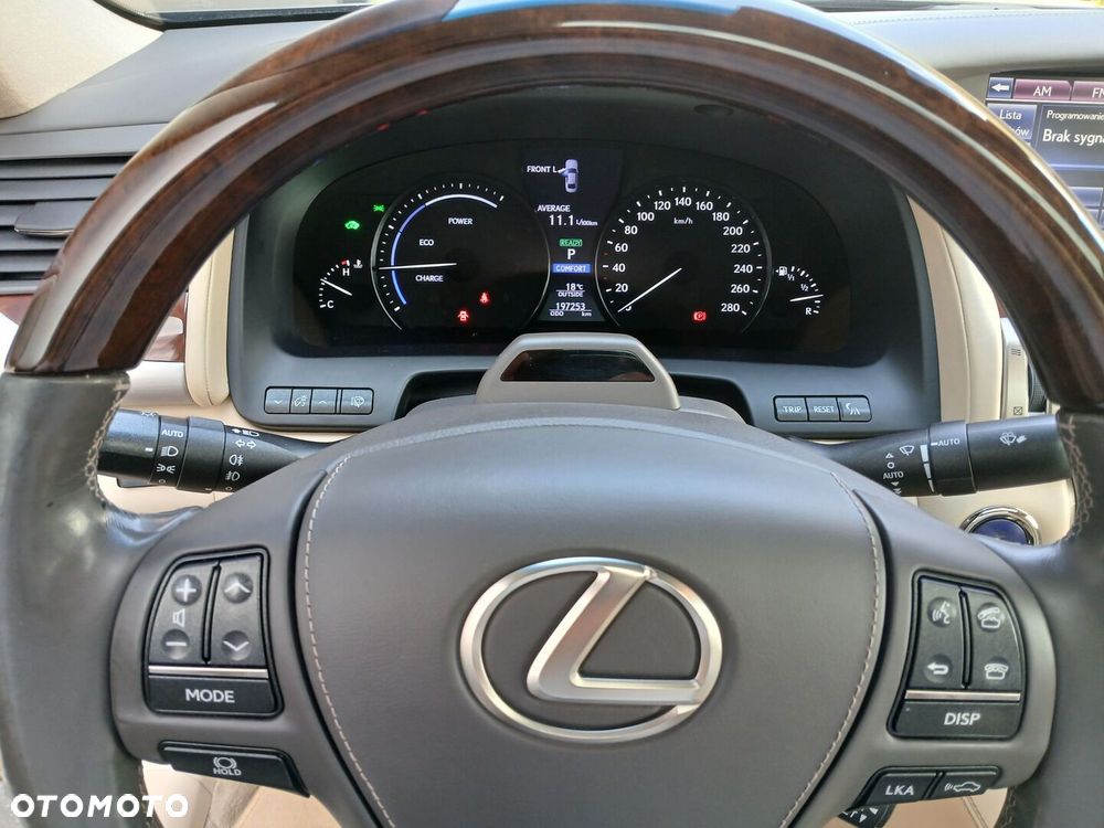 Lexus LS - 18