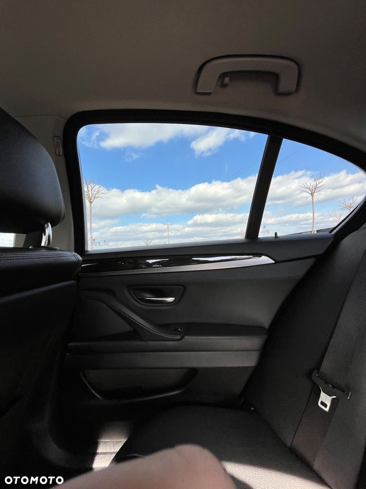 BMW Seria 5 530d Luxury Line - 30