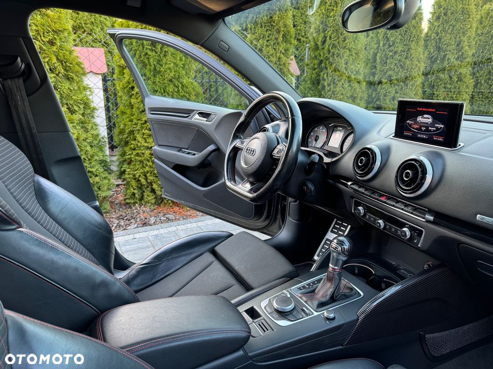 Audi S3 S tronic - 13
