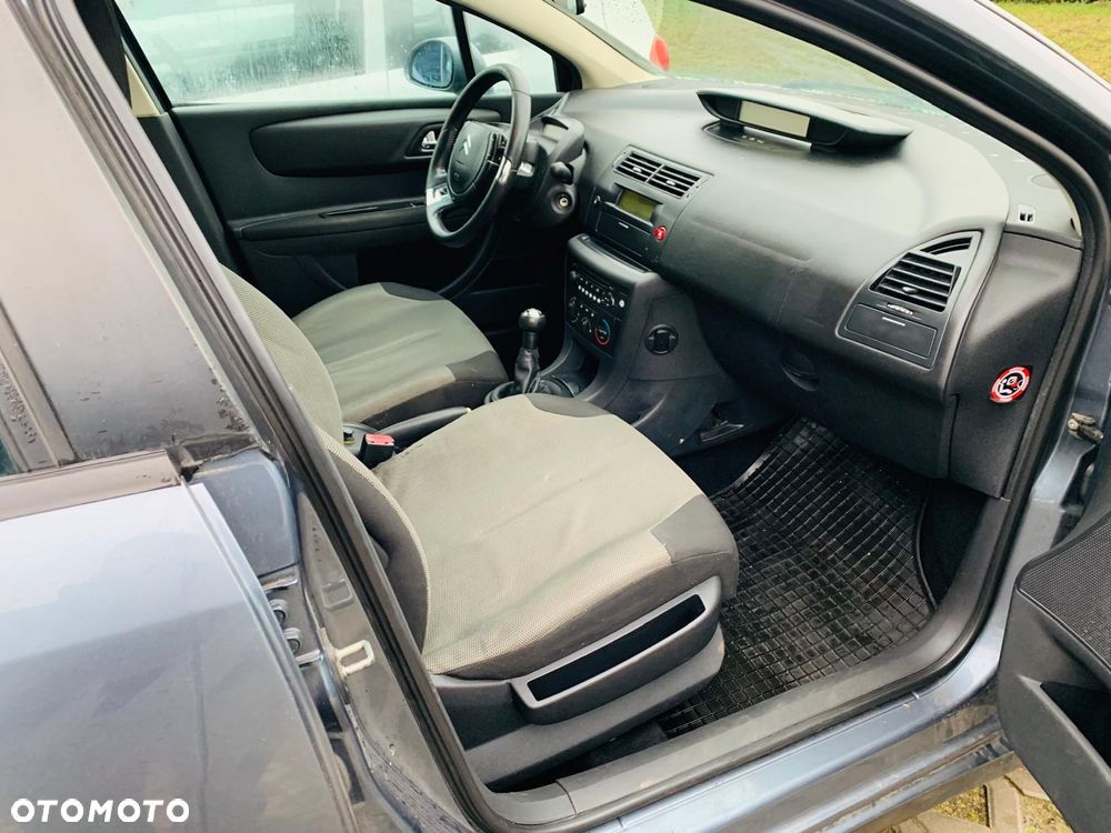 Citroën C4 1.6 16V Confort - 6