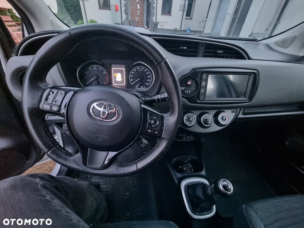 Toyota Yaris 1.5 Premium - 6