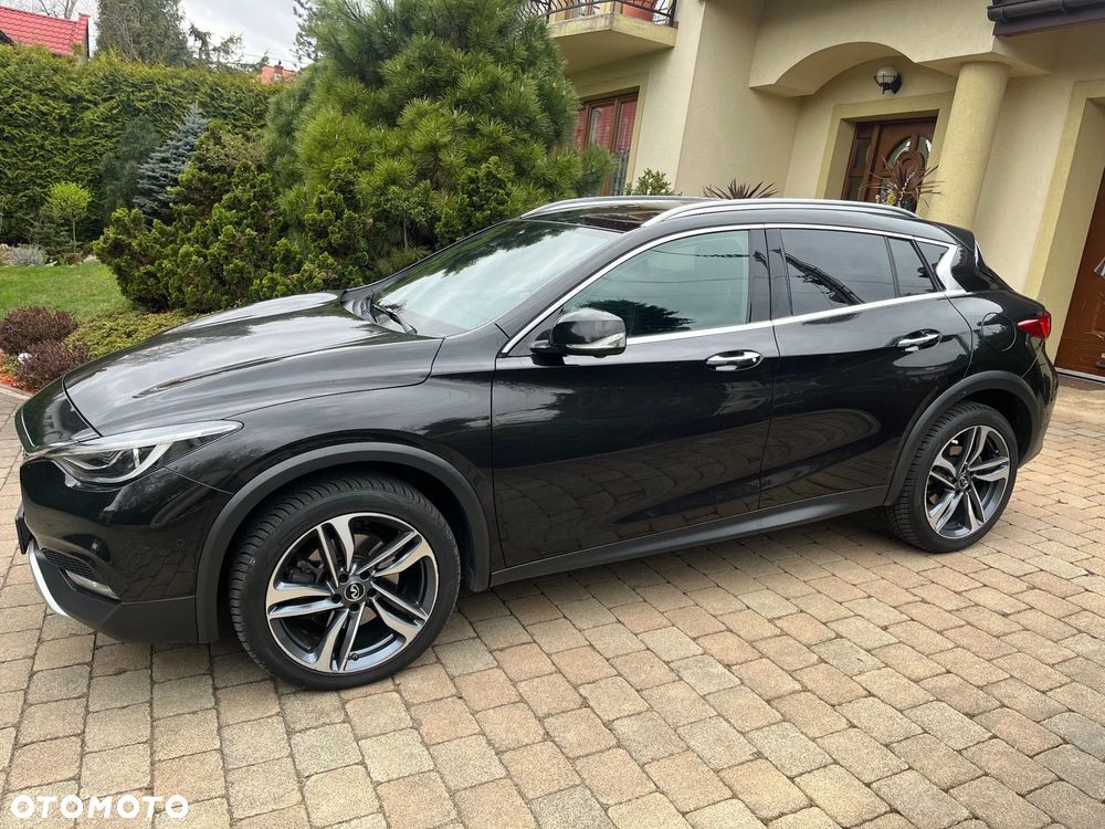 Infiniti QX30 2.0t Premium AWD 7DCT - 2