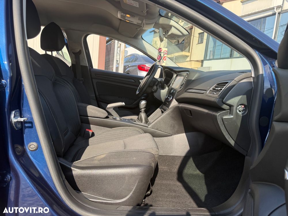 Renault Megane TCE GPF Life - 19