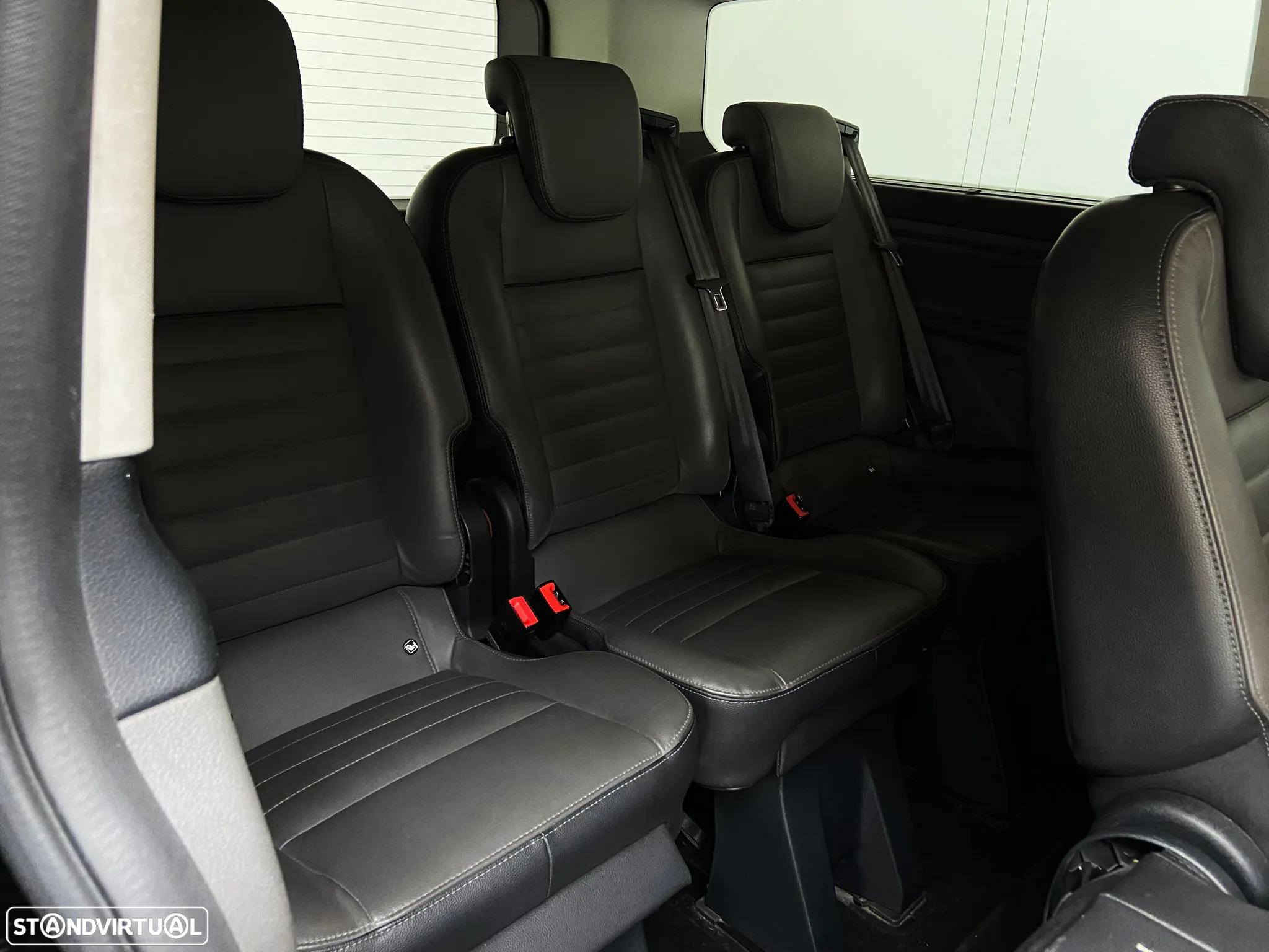 Ford Tourneo Custom - 12